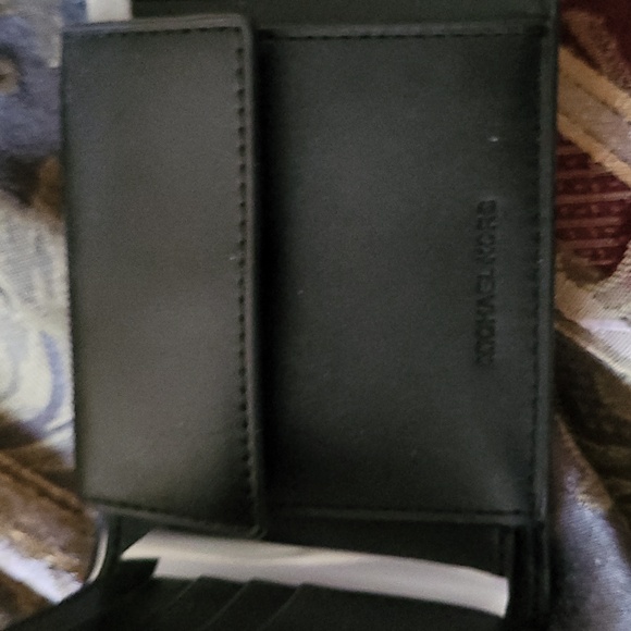 Michael kors men's black leather wallet 4 cc change and slip for bills gorgeous - Picture 2 of 6